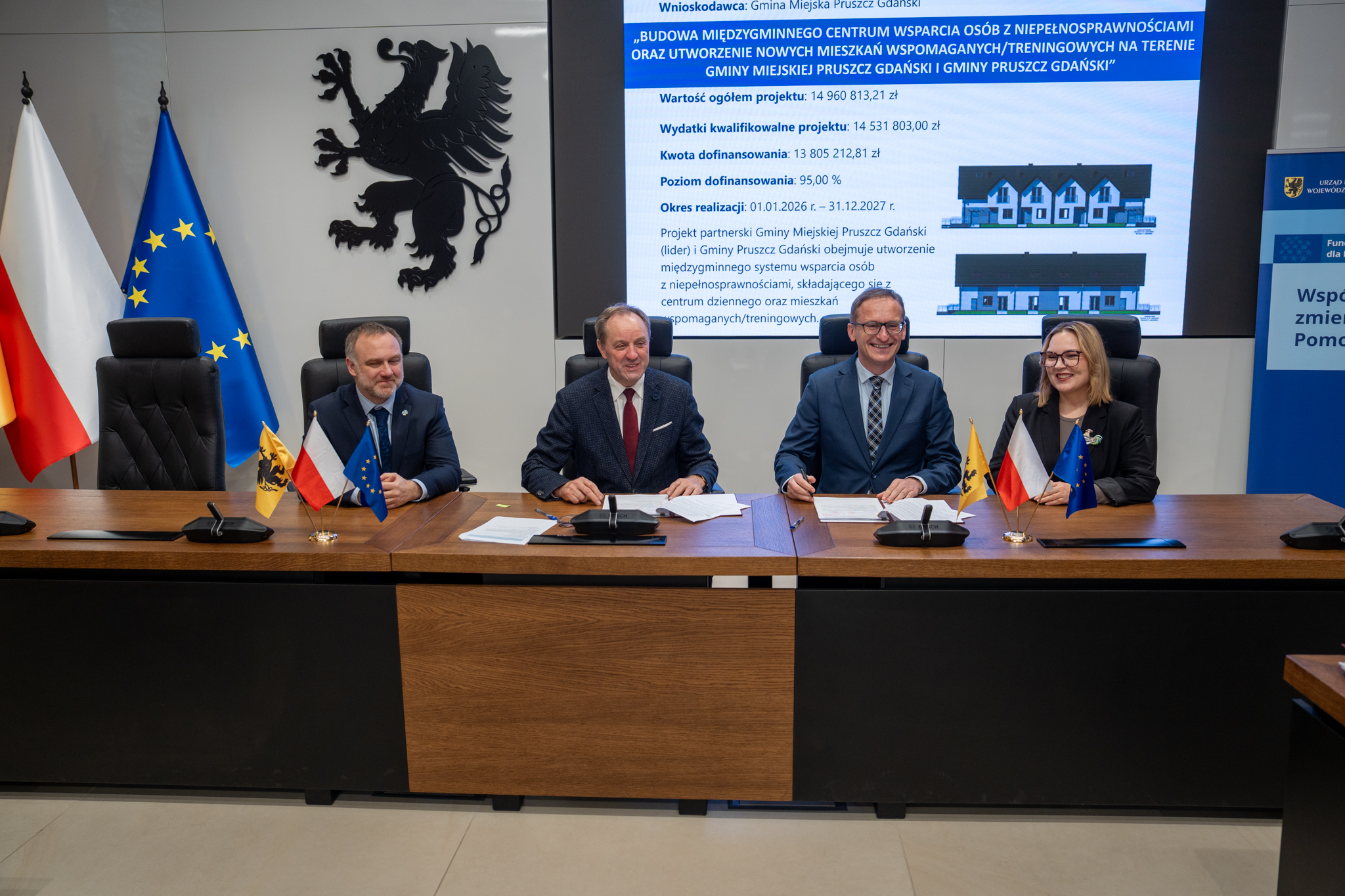 moment podpisania umowy przez marszałka i przedstawiciela Gminy