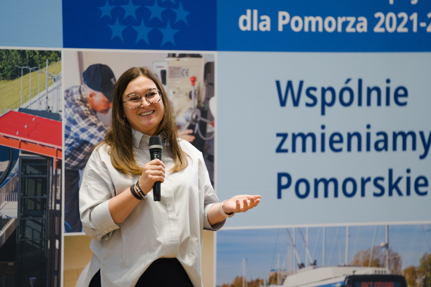 Przemawiająca Magdalena Pronobis, Wiceprezeska Zarządu PFR