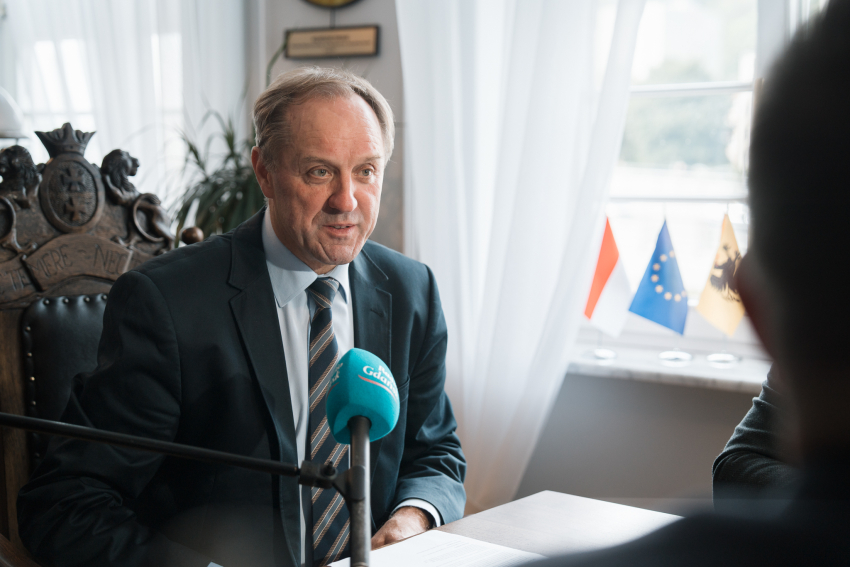 Marszałek Mieczysław Struk przemawia do zebranych